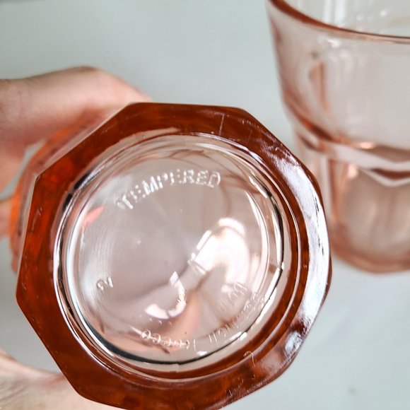 Pair of Bormioli Rocco pink tempered glass glasses. - Picture 3 of 3